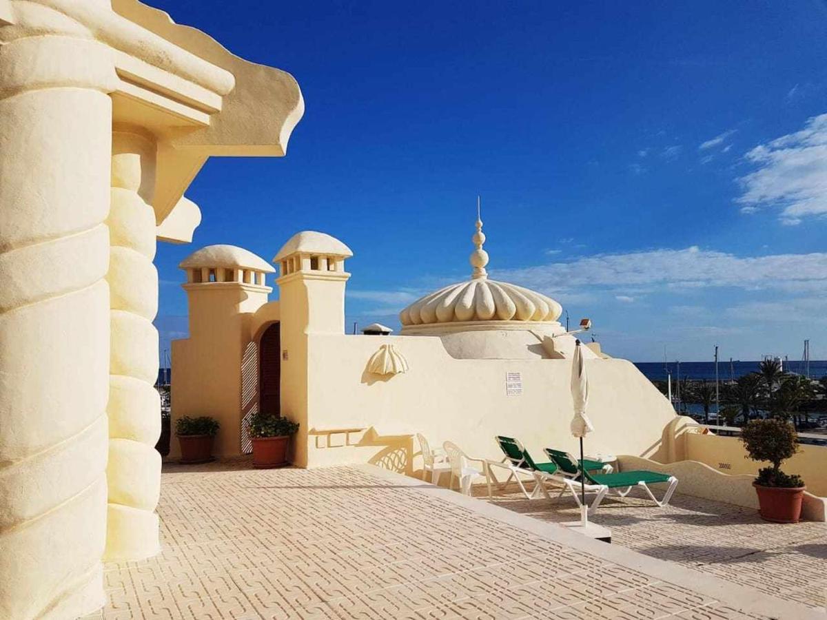 Lujoso Apartamento En De La Isla De Puerto Marina بينالماذينا المظهر الخارجي الصورة